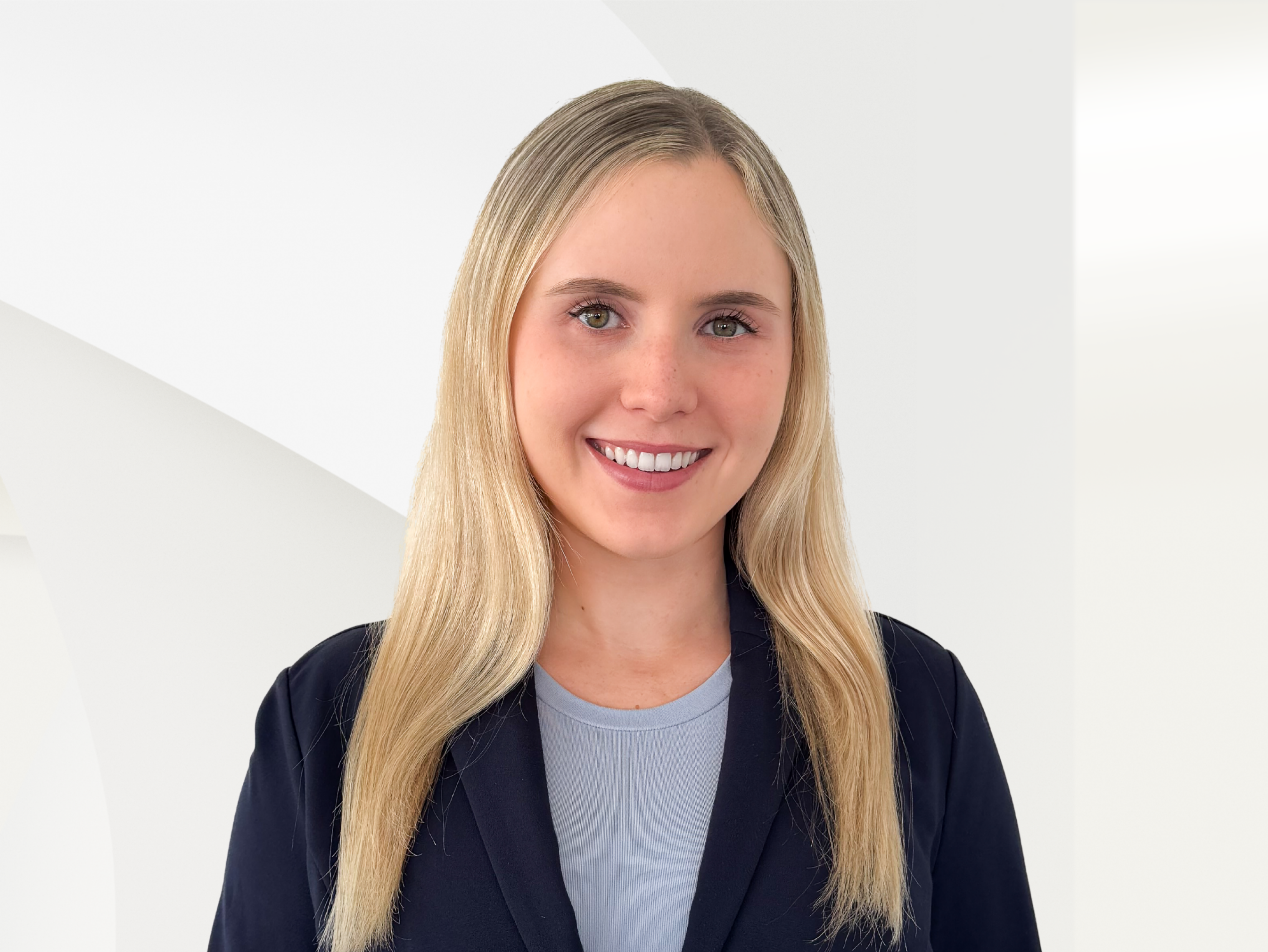 EV Headshot Josefine Anghelescu